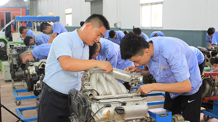 新能源汽车维修